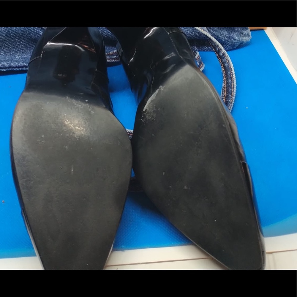 Yves Saint Laurent Blackβ Leather Pumps 34.5EU/4.5US - Picture 4 of 9
